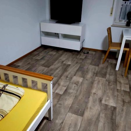 Ferien- Oder Monteurwohnung Stadtnah! Бад Ойнхаузен Екстериор снимка